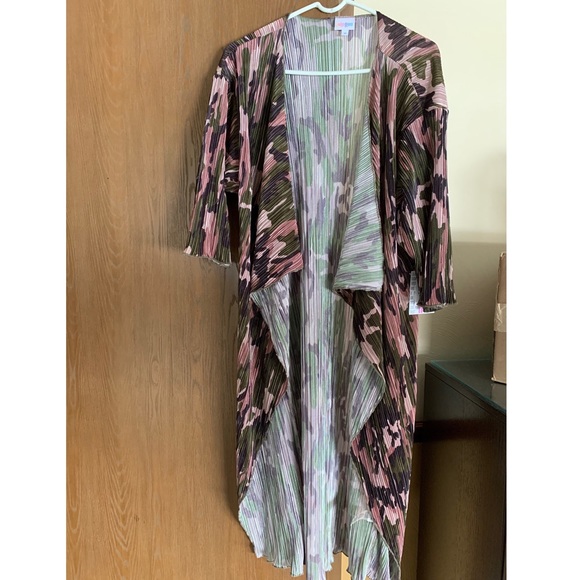 Lularoe Shirley - Picture 1 of 4